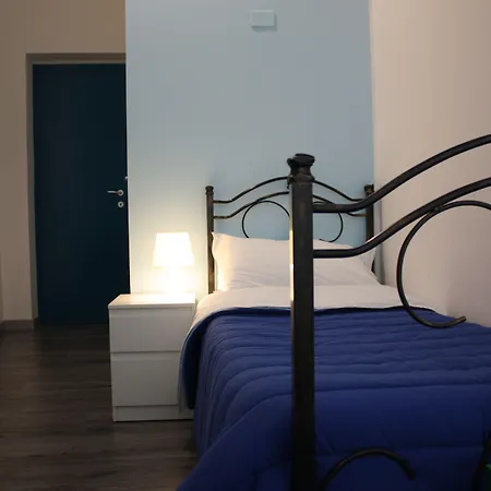 فندق مبيت وإفطار Tra L'etna E Il Mare 3*