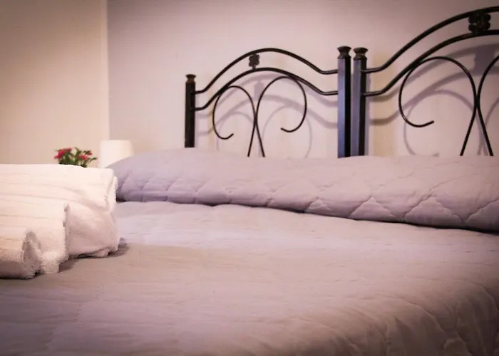 Bed and Breakfast Tra L'etna E Il Mare 3*