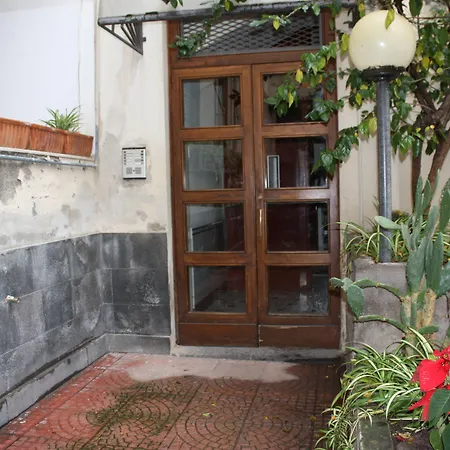 Oda ve Kahvaltı Tra L'etna E Il Mare Katanya