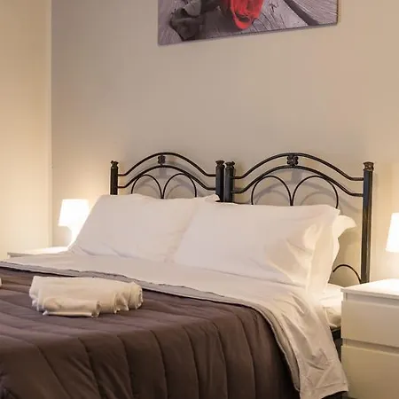 Oda ve Kahvaltı Tra L'etna E Il Mare