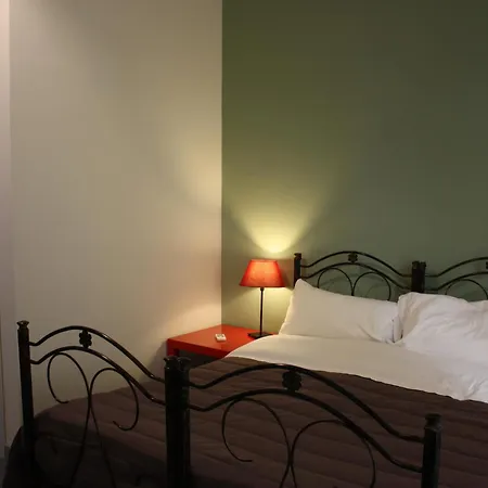 Oda ve Kahvaltı Tra L'etna E Il Mare Katanya